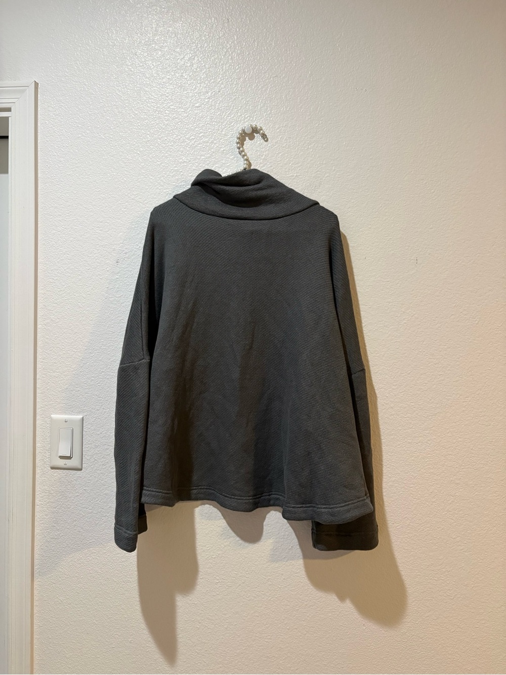 FREE EST FREE PEOPLE medium Cozy Charcoal Cowl Neck Women's Sweater back low